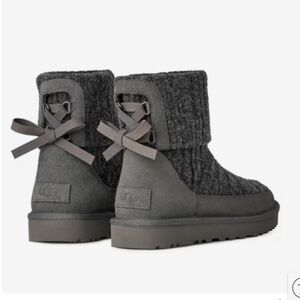 UGG  Classic Mini Cabelle Knit  Boots Women's Size 11